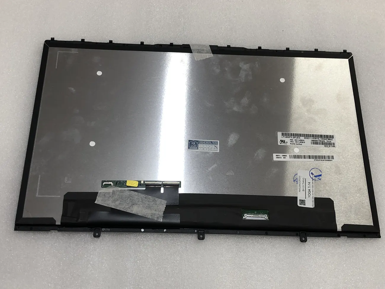 Màn Lenovo YOGA 7 CẢM ỨNG mặt sau