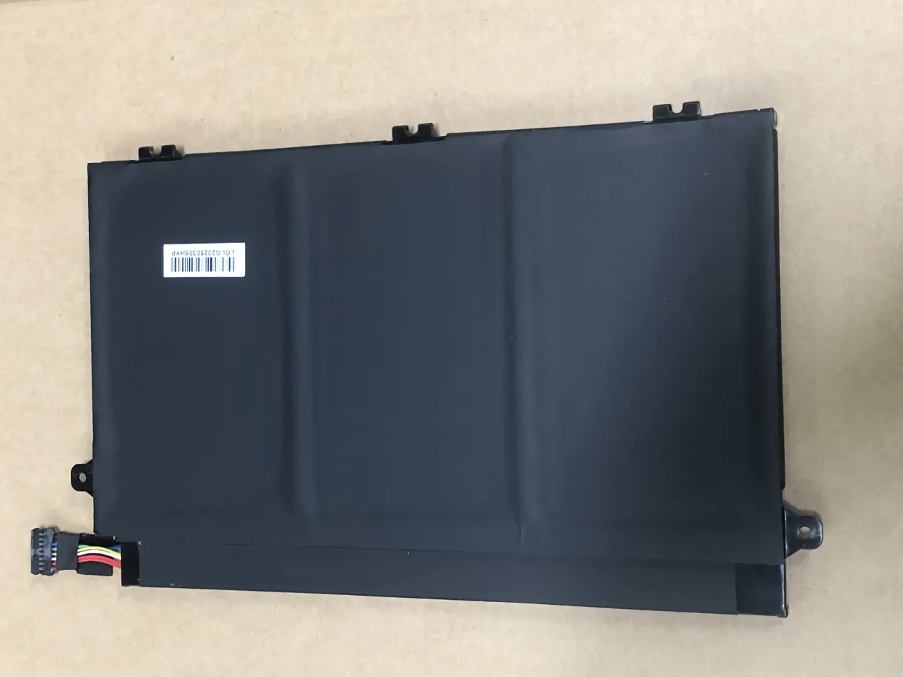 Pin LENOVO L17L3P51 01AV445 ZIN mặt sau