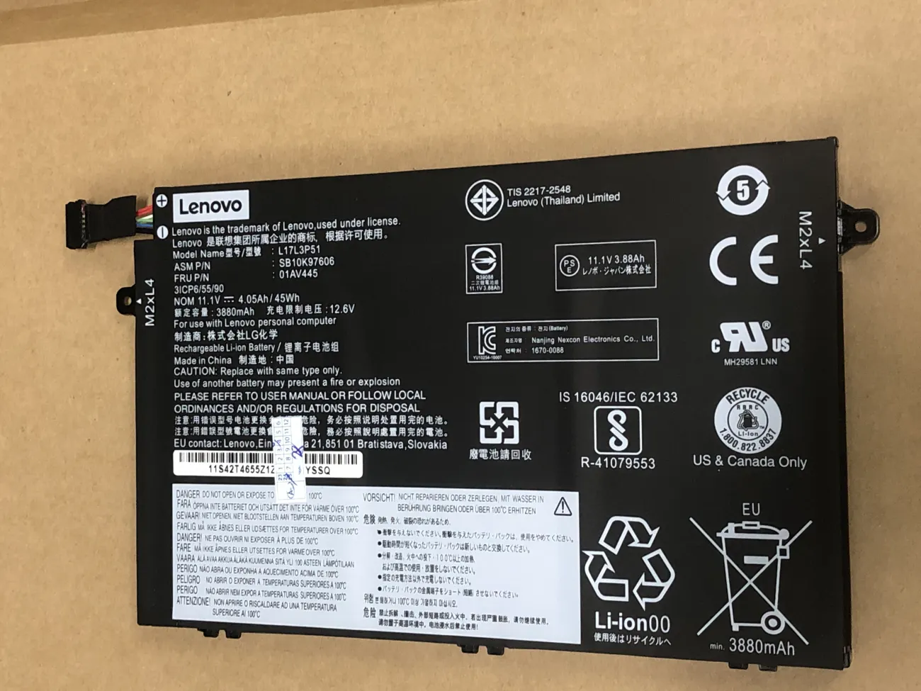 Pin LENOVO L17L3P51 01AV445 ZIN mặt trước