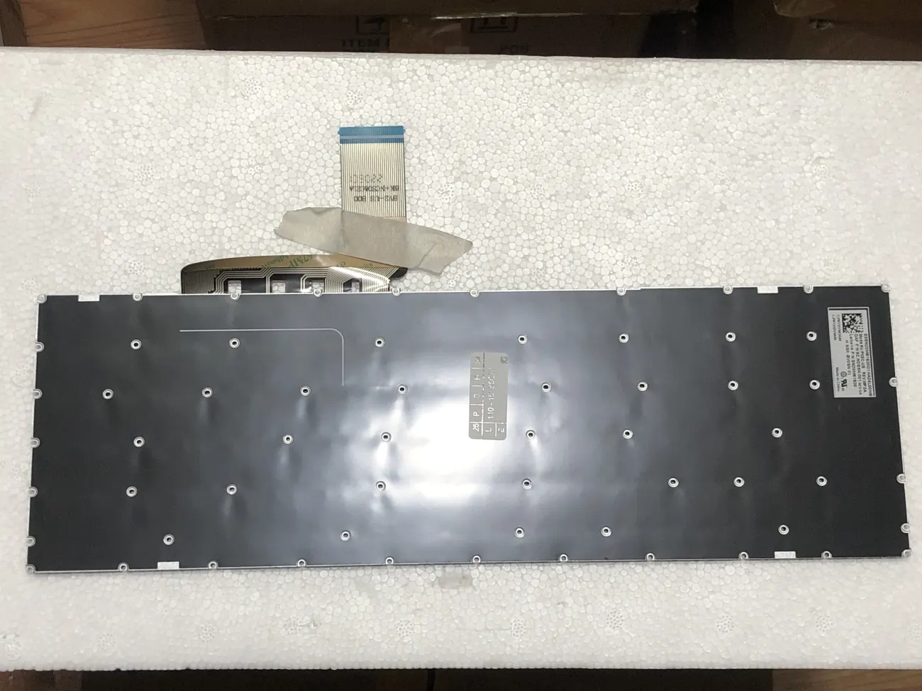 Bàn phím LENOVO IDEAPAD 110-15IBR (CÁP GIỮA) ZIN =>IdeaPad 110 Touch-15ACL, 110-15ACL, 110-15AST, 110-15IBR (CÁP GIỮA, CÓ NÚT NGUỒN) mặt sau