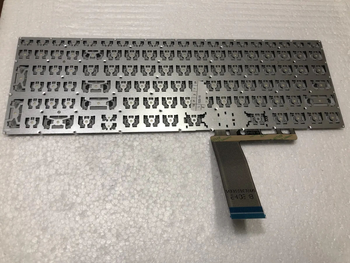 Bàn phím LENOVO 320-15ISK *CÓ NÚT NGUỒN* =>IdeaPad 320-15ISK, 320-15IAP, 320-15ABR, 320-15AST, 330-15AST, 330-15IGM, 330-15IKB, 330-15ICH, 330-15ARR, 510-15IKB, 510-15ISK, S145-15API, S145-15IKB, S145-15IWL, Yoga 520-15ISK, 520-15IKB, 130-15IKB, IdeaPad L340- mặt sau
