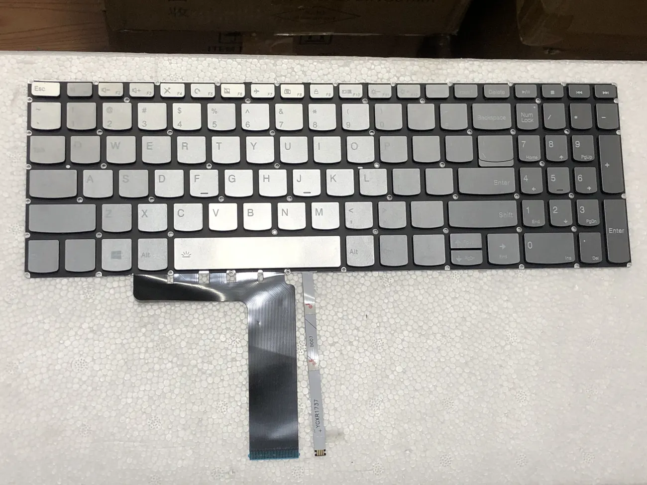 Bàn phím LENOVO V330-15IKB (LED, BH 6TH) *KO NÚT NGUỒN* - Lenovo Ideapad V330-15IKB, V330-15ISK, S340-15API, S340-15, S340-15IML, S340-15IWL, 330S-15ARR, 330S-15AST, 330S-15ISK, 720S-15ISK, 720S-15IKB, Yoga C740-15IML, IdeaPad 3 15IJL05, Ideapad 3 15IML05, I mặt trước