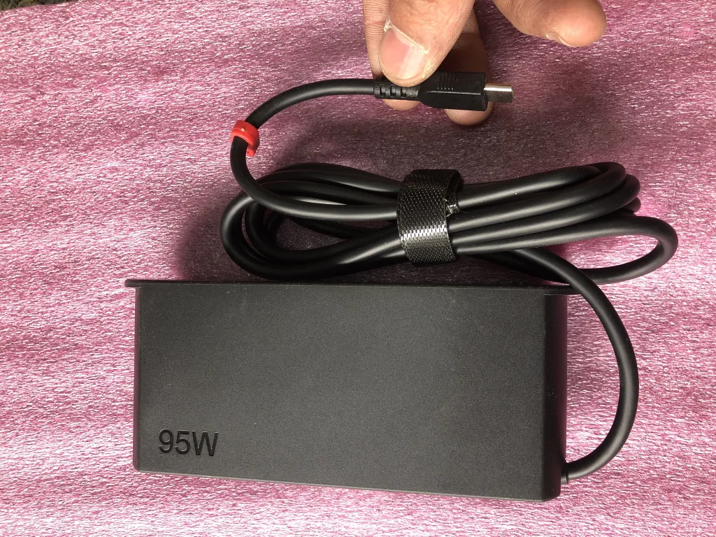 Sạc Lenovo 95w USB Type C mặt sau