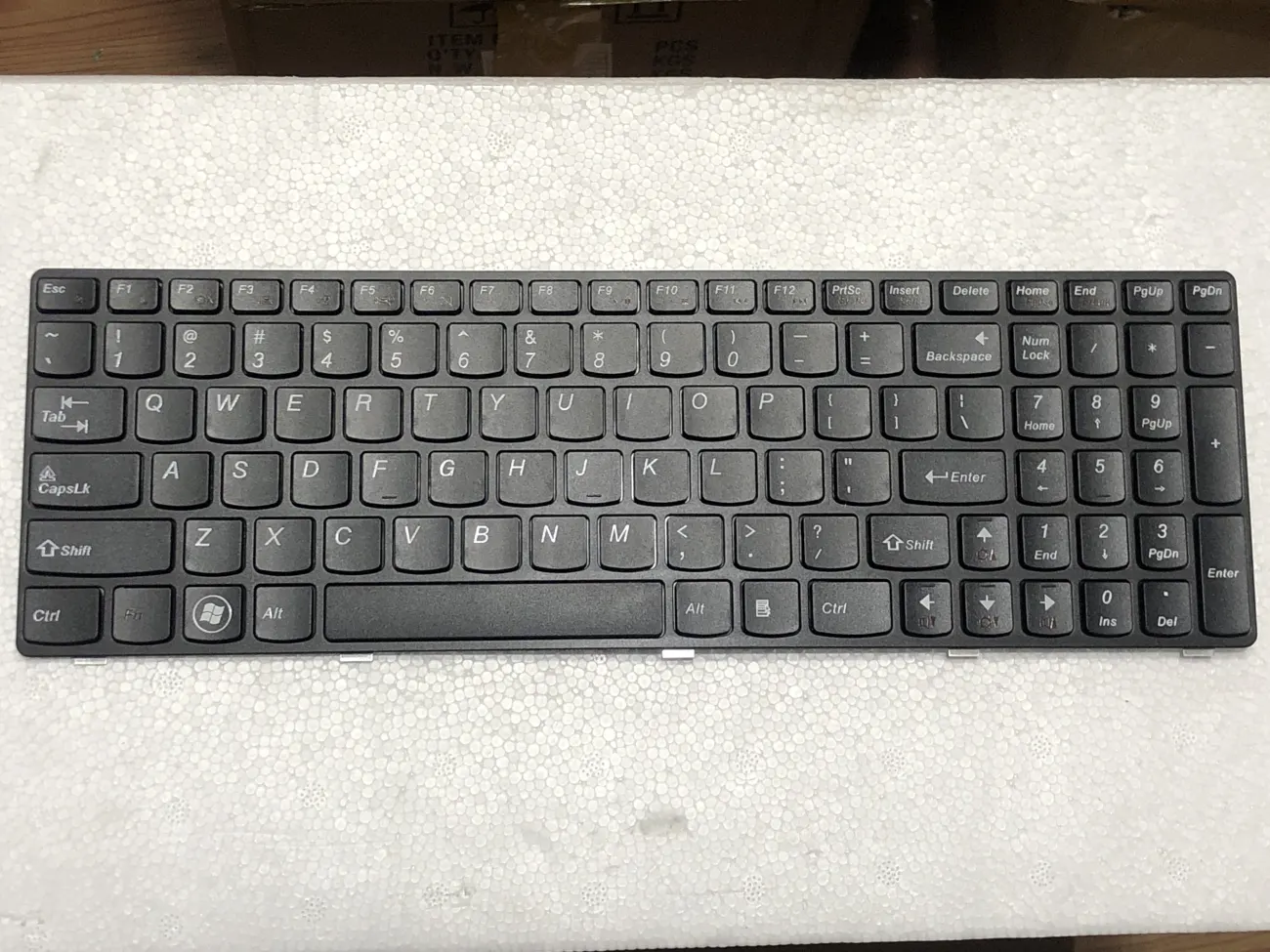 Bàn phím LENOVO B570 mặt trước