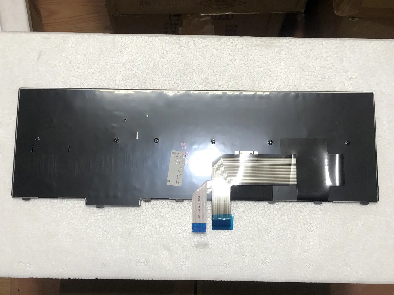 Bàn phím LENOVO E540 E531 =CÓ CHUỘT GIỮA= => =>Edge E531 E540, Thinkpad W540 W541 T540P T550 T560 P50s P70s L540 L560 L570 mặt sau