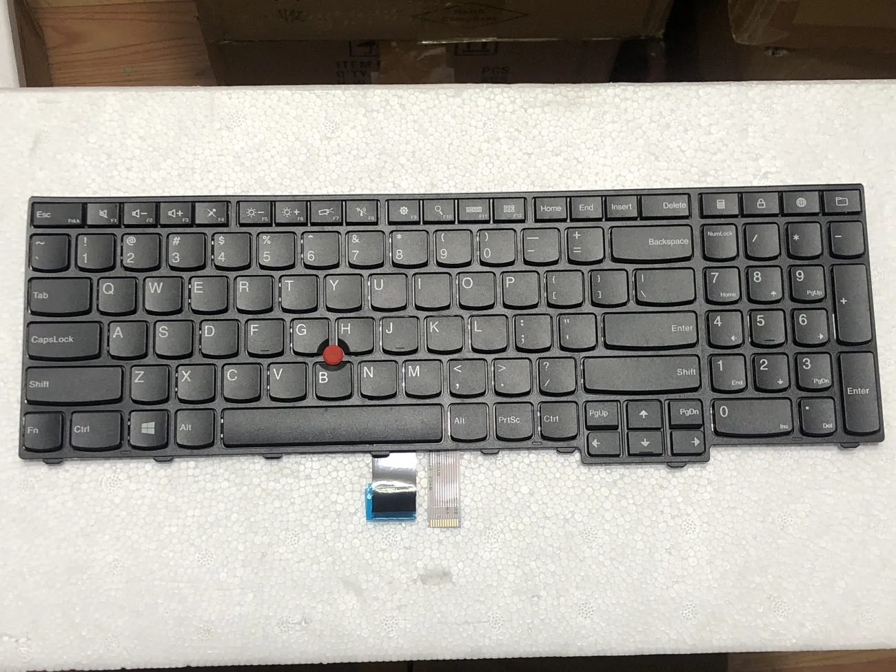 Bàn phím LENOVO E540 E531 =CÓ CHUỘT GIỮA= => =>Edge E531 E540, Thinkpad W540 W541 T540P T550 T560 P50s P70s L540 L560 L570 mặt trước