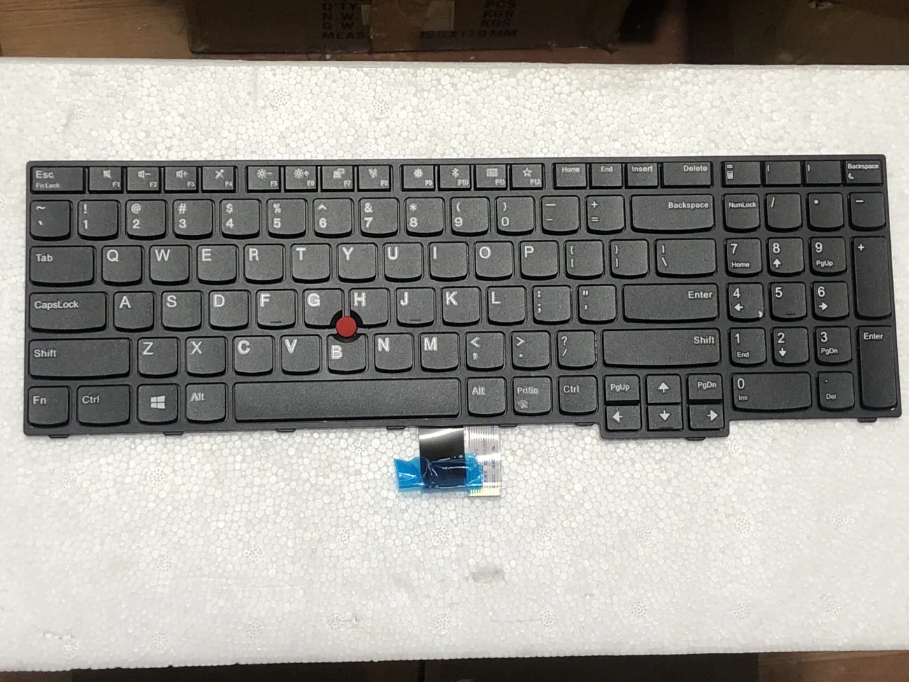 Bàn phím LENOVO E570 =CÓ CHUỘT GIỮA= => =>ThinkPad Edge E570 E575 mặt trước