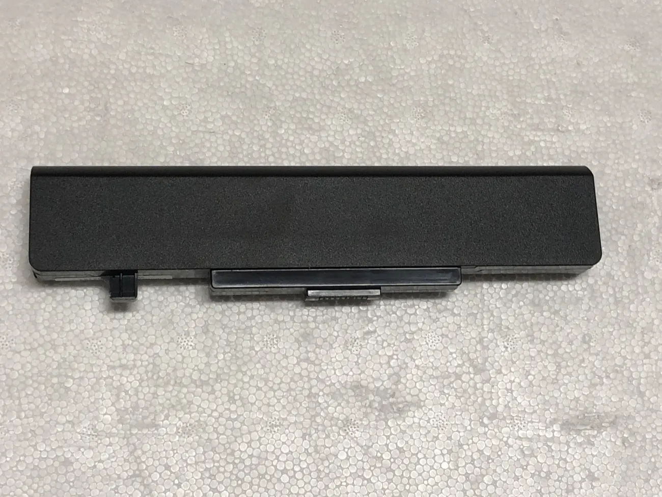 PIN LENOVO G480 Y480 - 6 CELL *KÉN MÁY B4xx B5xx* (ZIN) - IdeaPad G400 G410 G480 G485 G500 G505 G510 G580 G585 V480, IdeaPad Y470 Y480 Y470 Y580 Z580 Z585, Edge E430 E435 E440 E530 E535 E540, L11M6Y01 L11S6F01 (KHÔNG CHẠY ĐƯỢC DÒNG B4xx B5xx) mặt sau