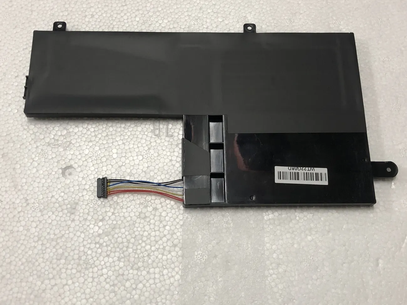 Pin Lenovo Yoga 500-15ISK  L15C2PB1  L15L3PB0 L15C3PB1 L14L2P21 L15L2PB1 L15M2PB1 L14M3P21 CÁP SANG TRÁI mặt sau
