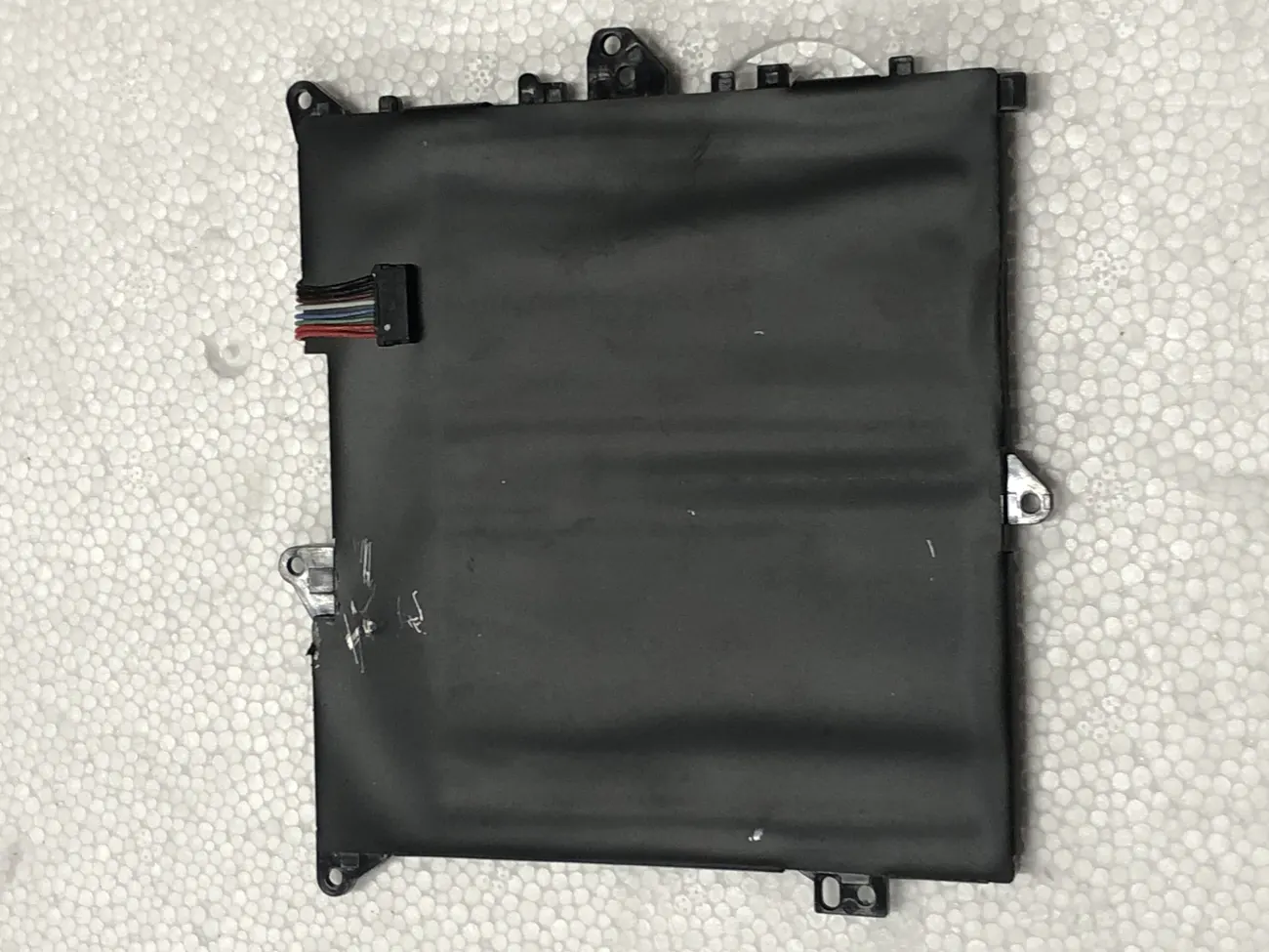 Pin LENOVO 100-14IBY L14M2P22 (ZIN) - 4 CELL mặt sau