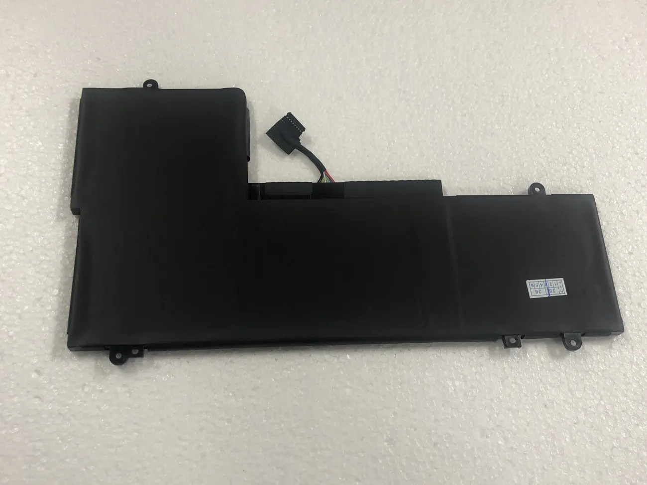 Pin Lenovo Ideapad Yoga 710-14IKB 710-14ISSK 710-15IBK US( L15M4PC2) mặt sau