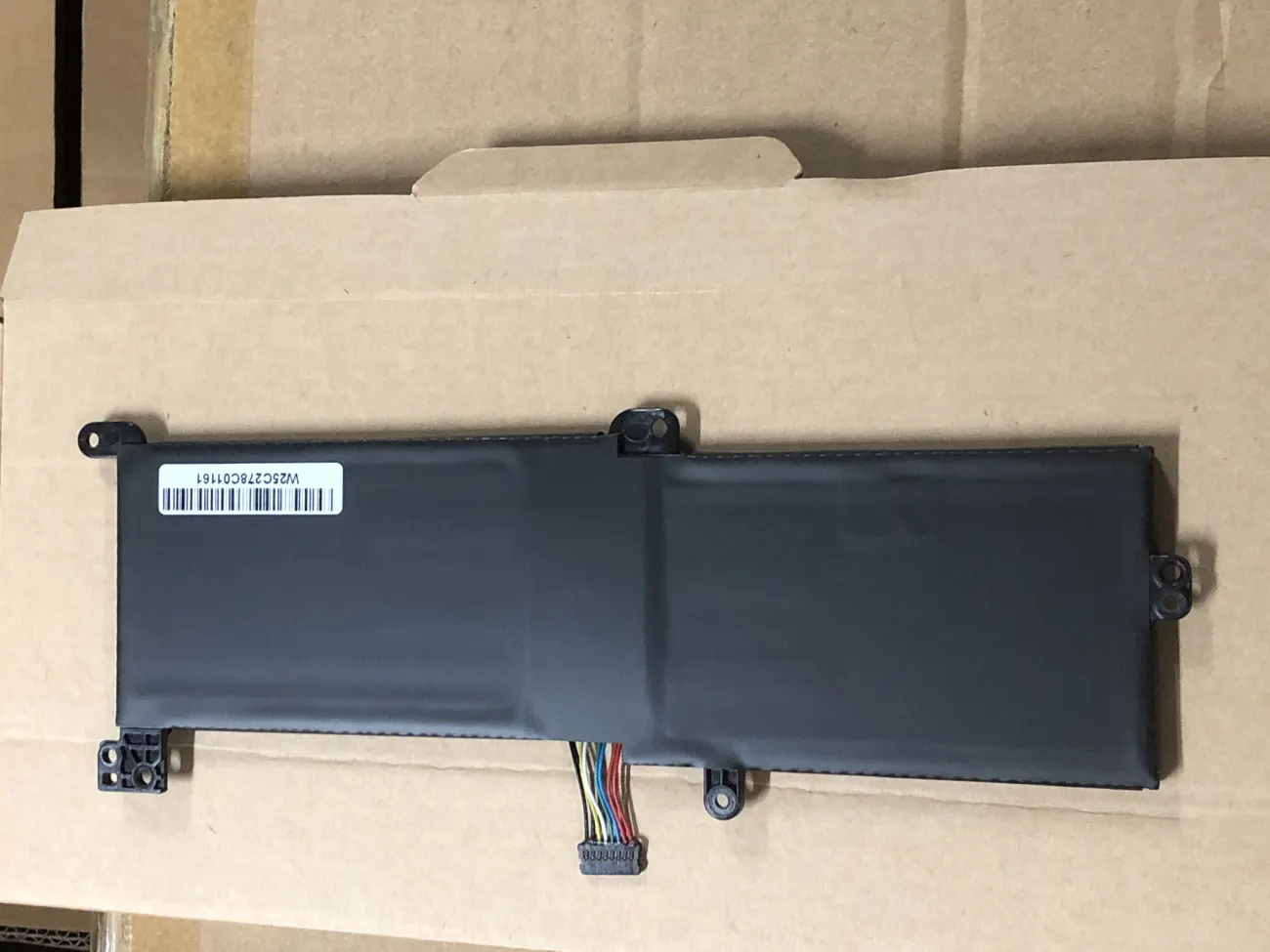 PIN LENOVO 320-14ISK L16L2PB2 (ZIN) - 2 CELL - IdeaPad 320-14ABR, 320-14AST, 320-14IKB, 320-14ISK, 320-14ABR, 320-15AST, 320-15IKB, 320-15ISK, S145-14API, S145-15IWL, L16L2PB1 , L16L2PB3 L16M2PB1 L16M2PB2 l16M2PB3 L16S2PB1 L17L2PF1 L17M2PB7 mặt sau