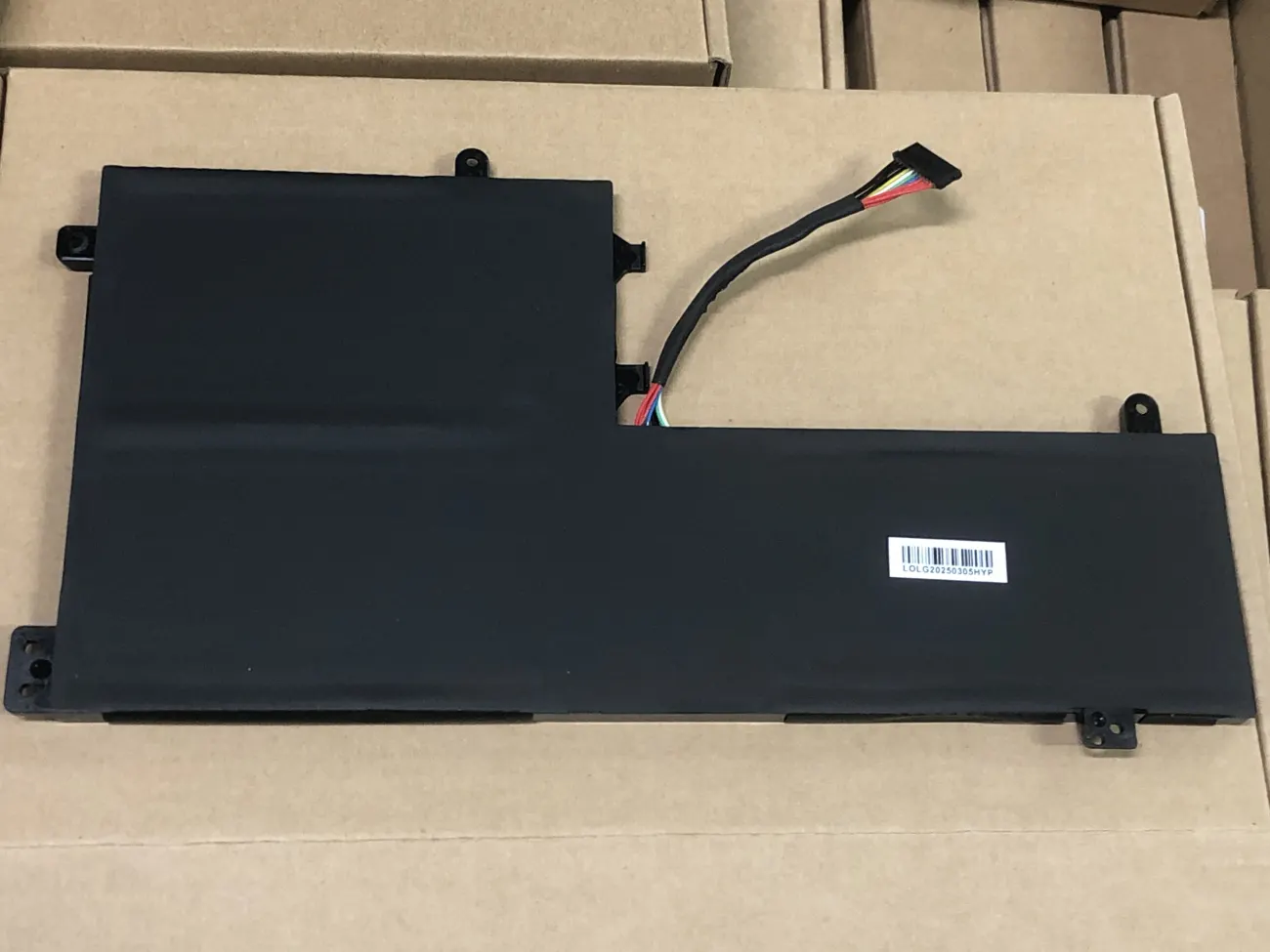 PIN LENOVO Y540-15IRH L17C3PG2 (ZIN) - 3 CELL - Lenovo Legion Y530-15ICH, Y540-15IRH, Y540-17IRH, Y545-PG0, Y740-15IRH, Y740-15ICH, Legion Y7000 Y7000P, L17M3PG1 L17L3PG1 L17C3PG1 L17M3PG2 L17C3PG2 L17M3PG3 mặt sau