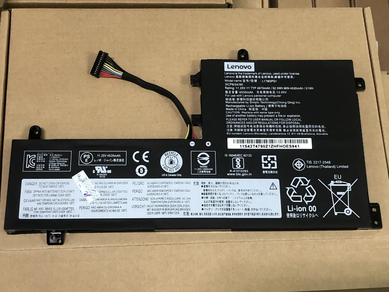 PIN LENOVO Y540-15IRH L17C3PG2 (ZIN) - 3 CELL - Lenovo Legion Y530-15ICH, Y540-15IRH, Y540-17IRH, Y545-PG0, Y740-15IRH, Y740-15ICH, Legion Y7000 Y7000P, L17M3PG1 L17L3PG1 L17C3PG1 L17M3PG2 L17C3PG2 L17M3PG3 mặt trước