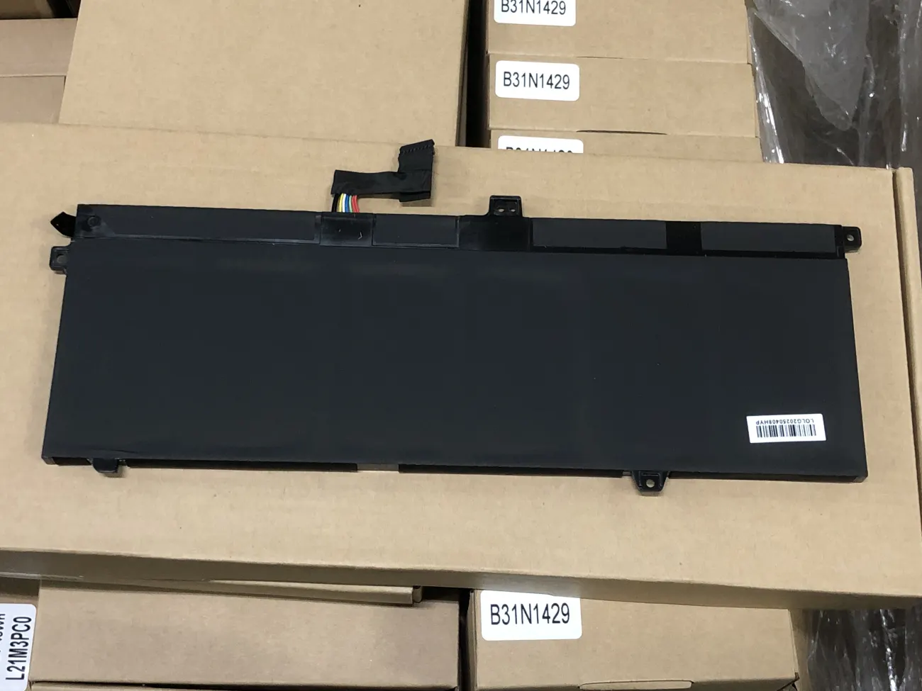 PIN LENOVO X390 L18C6PD1 (ZIN) - 6 CELL - Lenovo ThinkPad X13 X390 (20Q0 20Q1), Lenovo Thinkpad X13 X395 (20ML 20NM), L18C6PD1, L18L6PD1, L18M6PD1 mặt sau