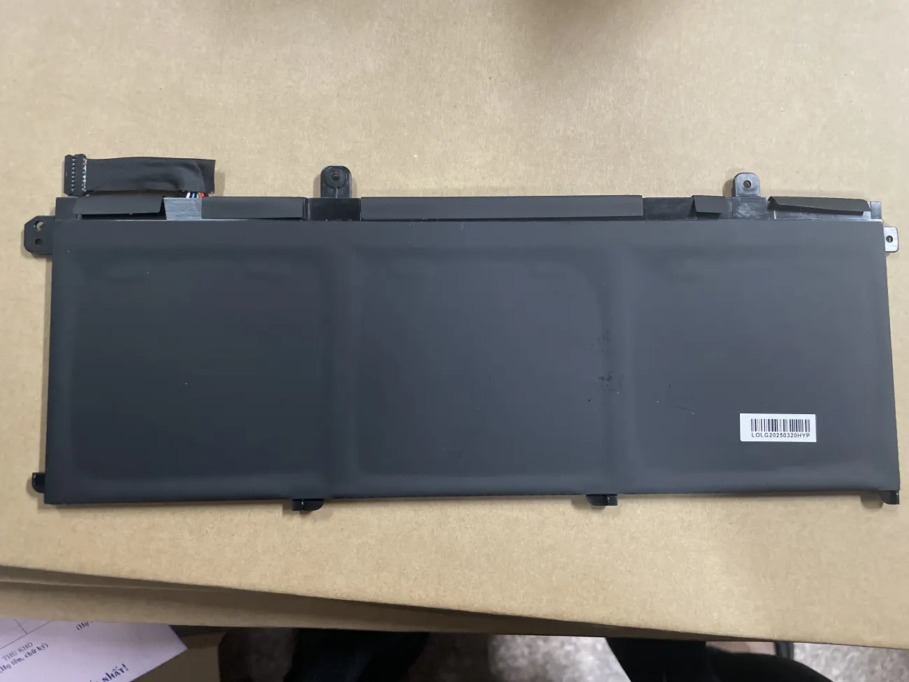 PIN LENOVO T490 L18M3P74 (ZIN) - 3 CELL - Lenovo ThinkPad T495 P43S, Thinkpad T14 Gen 1, T14 Gen 2, Thinkpad P14s Gen 1, P14s Gen 2, L18C3P72 L18M3P73 L18L3P73 L18M4P73 L18M4P74 mặt sau