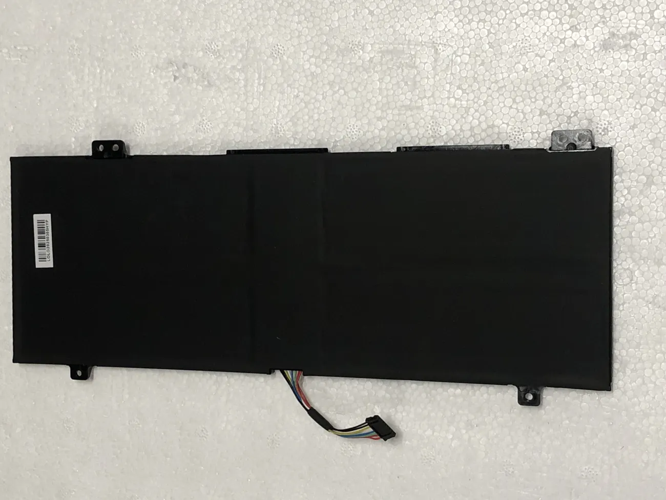 PIN LENOVO S540-14IML L18M4PF3 (ZIN) - 4 CELL - Lenovo IdeaPad C340-14API, C340-14IWL, S540-14API, S540-14IML, S540-14IWL, Flex-14IML, L18M4PF4 L18M4PF3 L18C4PF3 L18C4PF4 mặt sau