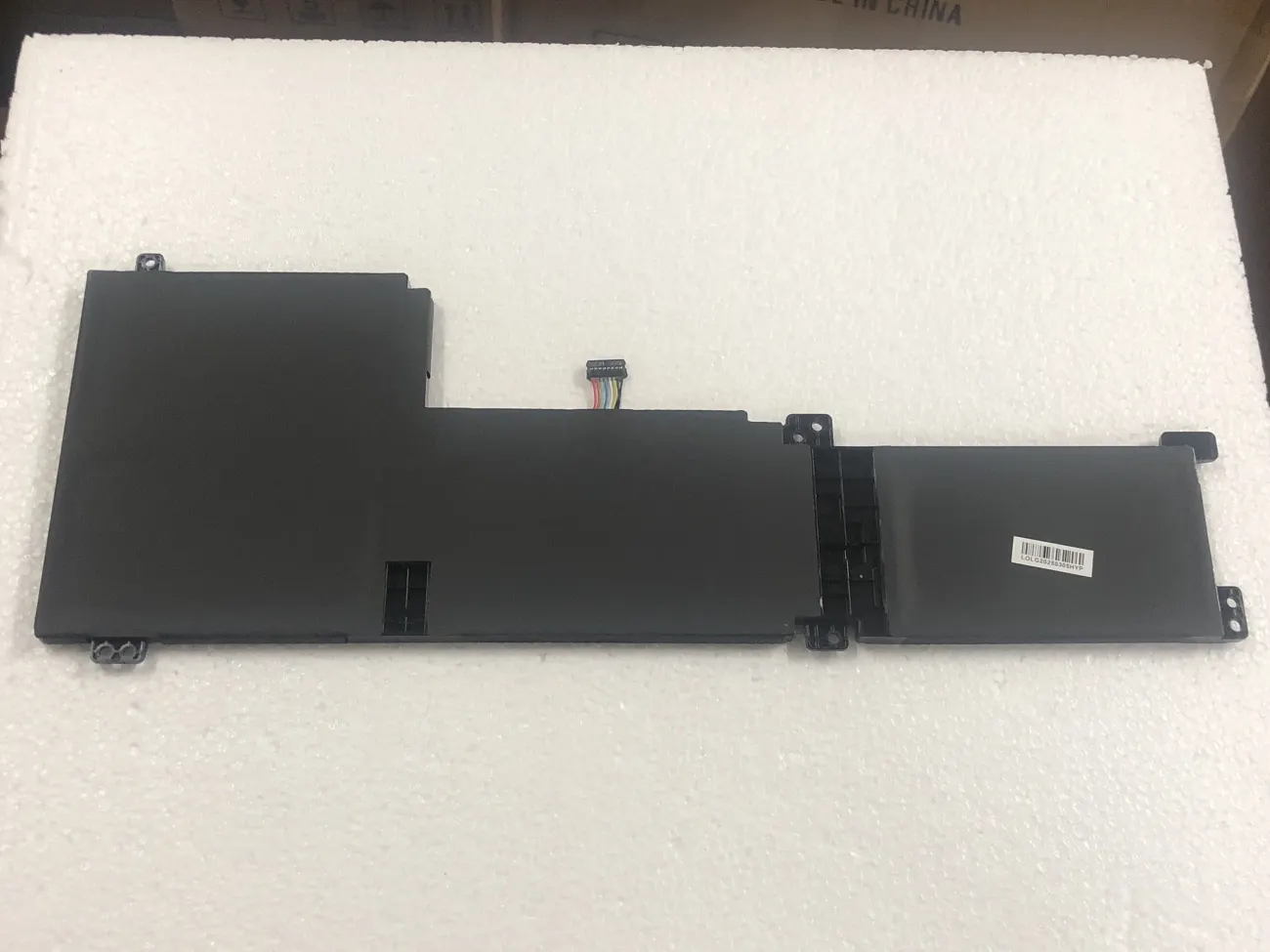 PIN LENOVO IDEAPAD 5 15IIL06 DÀI 70WH L19C4PF1 (ZIN) - 4 CELL *NẾU CÓ HDD SẼ BỊ CẤN* - Lenovo Ideapad 5 15ITL05, Ideapad 5 15ALC05, Ideapad 5 15ARE05, Ideapad 5 15IIL05, L19C4PF1, L19L4PF1, L19M4PF1 mặt sau