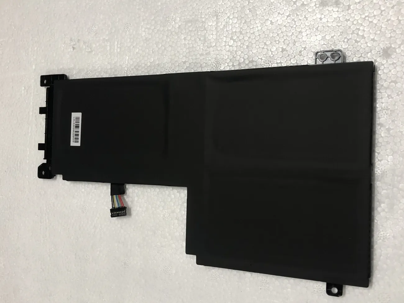 PIN LENOVO IDEAPAD 5 15IIL05 NGẮN 57WH L19M3PF6 (ZIN) - 3 CELL *KO CẤN HDD* - Lenovo Ideapad 5 15ITL05, Ideapad 5 15ALC05, Ideapad 5 15ARE05, Ideapad 5 15 IIL05, L19L3PF2 L19D3PF3 L19C3PF4 L19C3PF5 L19M3PF6 mặt sau