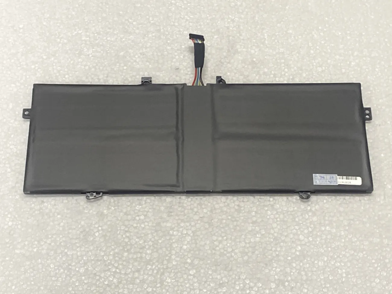 PIN LENOVO YOGA SLIM 7 13ITL5 L19M4PF7 (ZIN) - 4 CELL - Lenovo Ideapad Yoga Slim 7 Carbon 13ITL5, Ideapad Yoga Slim 7-13ITL05, Ideapad Yoga 7 13ACN05, Ideapad Yoga 7-13ACN05, L19M4PF7 L19D4PF5 mặt sau