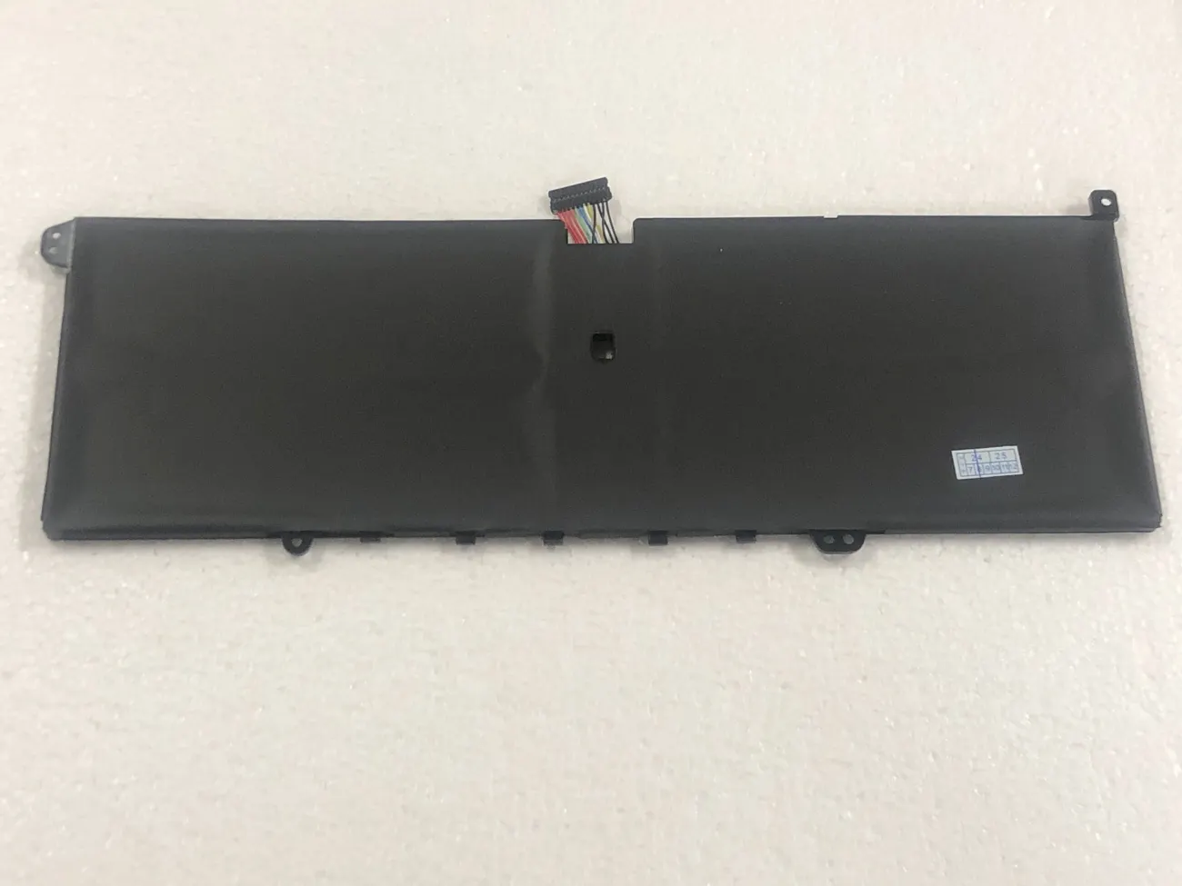 PIN LENOVO YOGA 9 14ITL5 L19M4PH2 (ZIN) - 4 CELL - Lenovo Ideapad Yoga 9 14ITL5 82BG, Yoga 9 14ITL5-82BG001AUK, Yoga 9 14ITL5-82BG00DRUE, Yoga 9i (2-in-1) C950-14 (14 inch), L19M4PH2 L19C4PH2 5B10Z33895 5B10Z33896 mặt sau
