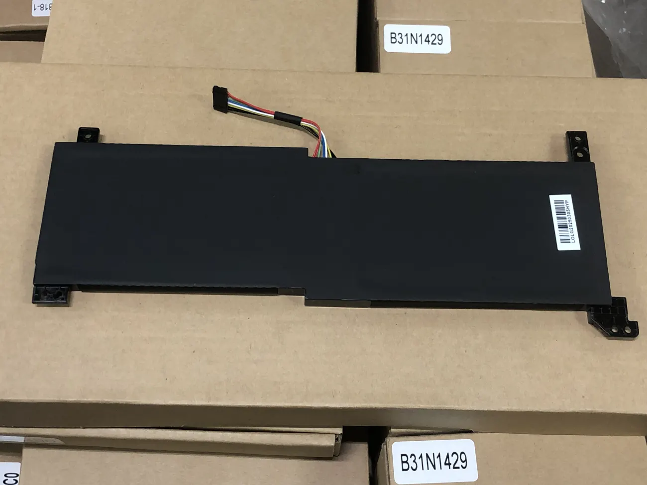 PIN LENOVO IDEAPAD 3 15ITL6 NGẮN 38WH L20C2PF0 (ZIN) - 2 CELL *KO CẤN HDD* - Lenovo IdeaPad 3 14ITL6, Ideapad 3 14ALC6, Ideapad 3 15ITL6, Ideapad 3 15ALC6, Ideapad 3 17ALC6, Ideapad 3 17ITL6, V14 G2, V15 G2, V17 G2, L20L2PF0 L20M2PF0 L20C2PF0 mặt sau