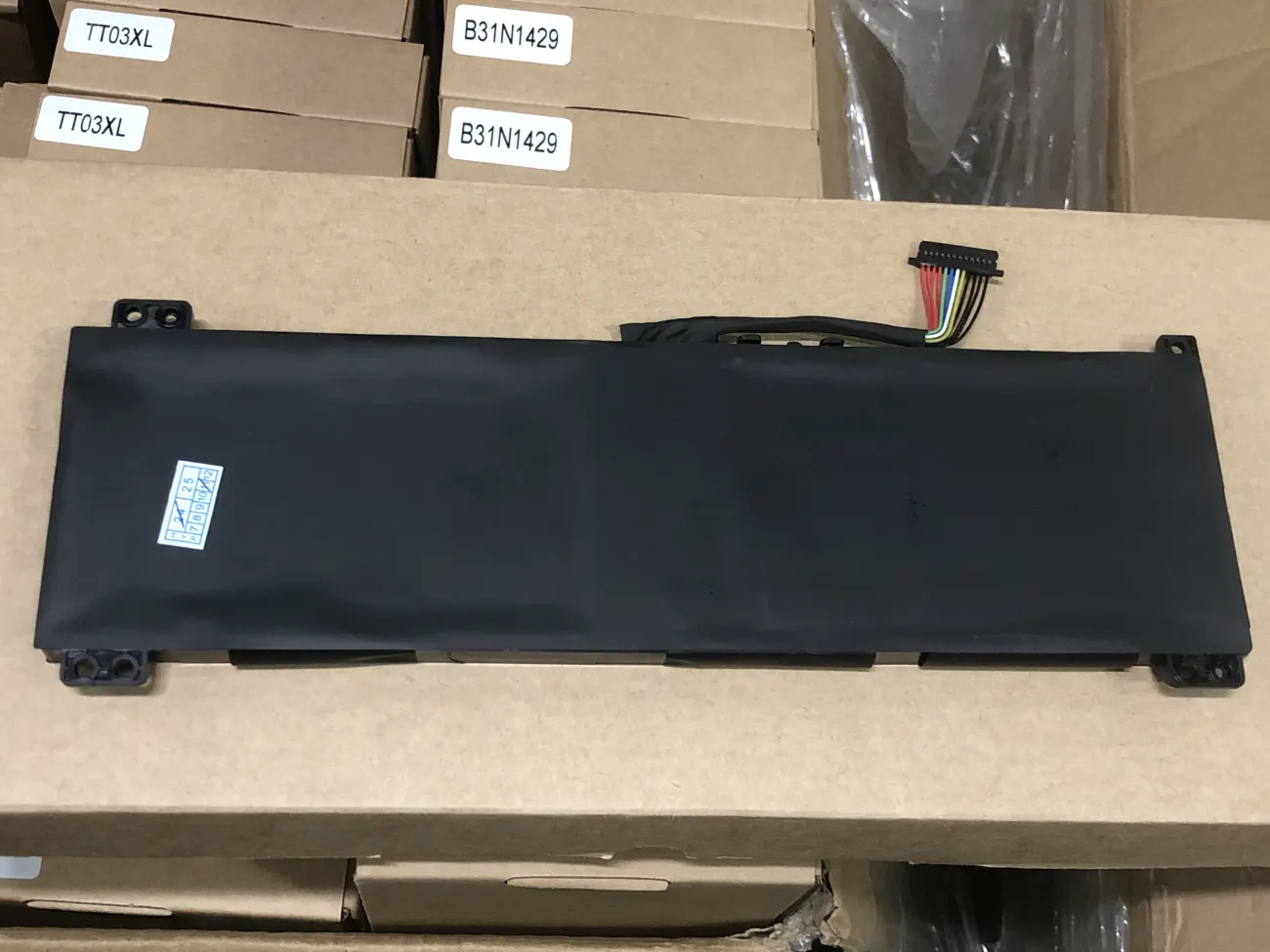 PIN LENOVO IDEAPAD GAMING 3 15ARH7 L21M3PC0 (ZIN) - 3 CELL - Lenovo IdeaPad Gaming 3 15IAH7, IdeaPad Gaming 3 15ARH7, L21M3PC0 L21C3PC0 L21D3PC0 mặt sau