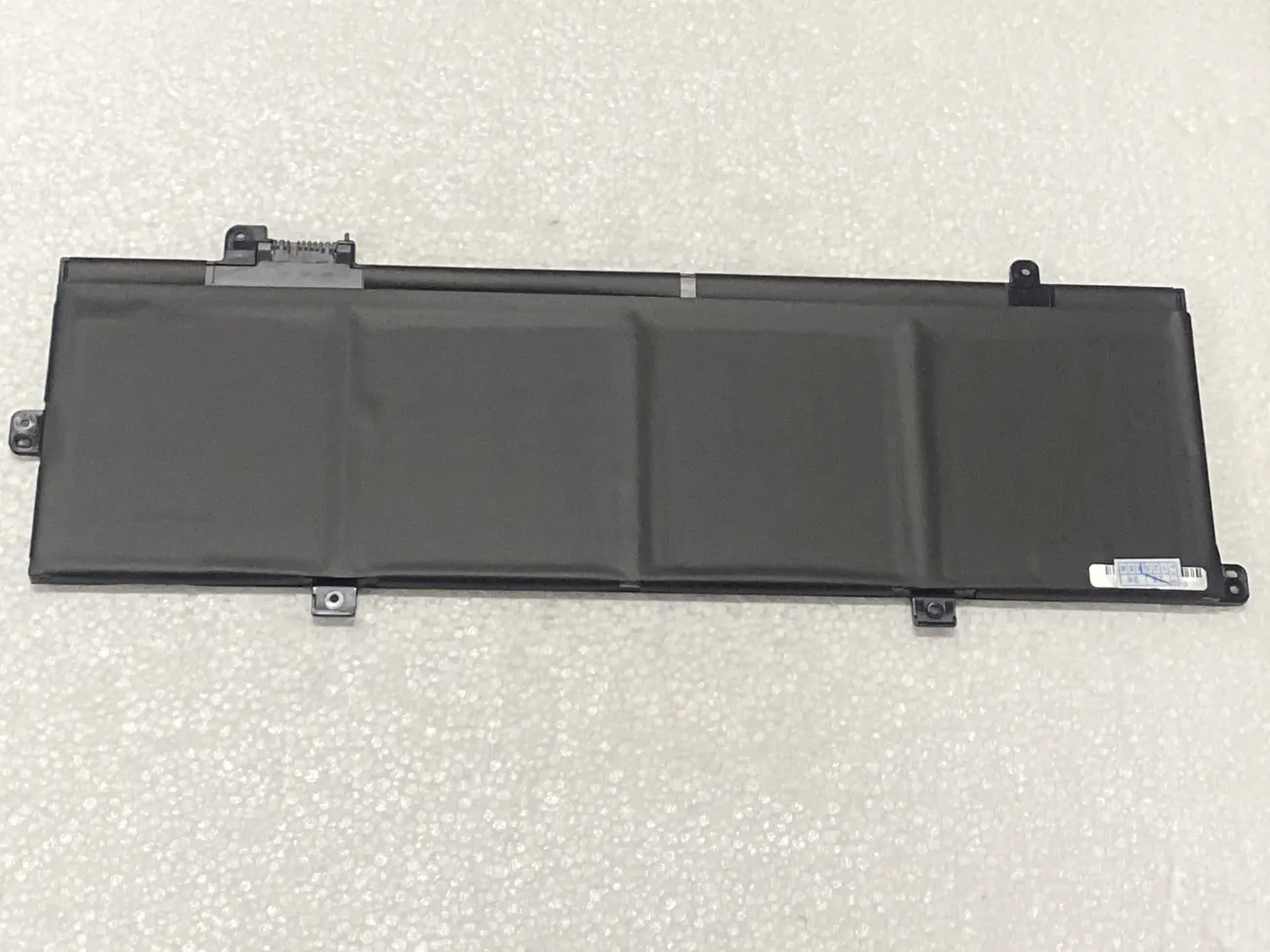 PIN LENOVO THINKPAD T16 GEN 1 L21M4P74 (ZIN) - 4 CELL - Lenovo L21D4P73 L21M4P73 L21M4P74 L21C4P72 mặt sau