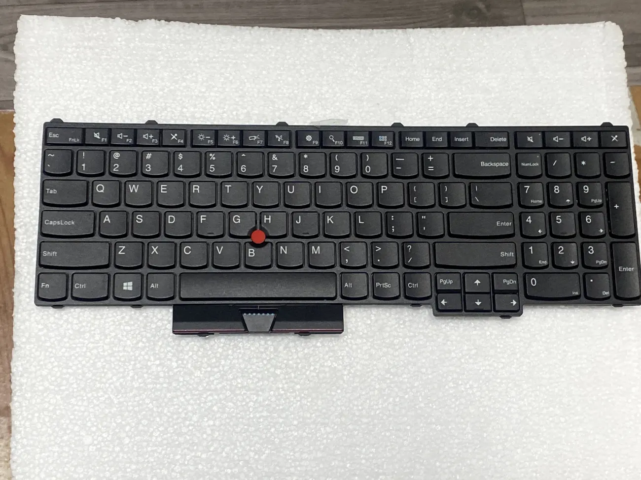 PHÍM LENOVO P51 P50 CÓ CHUỘT mặt trước