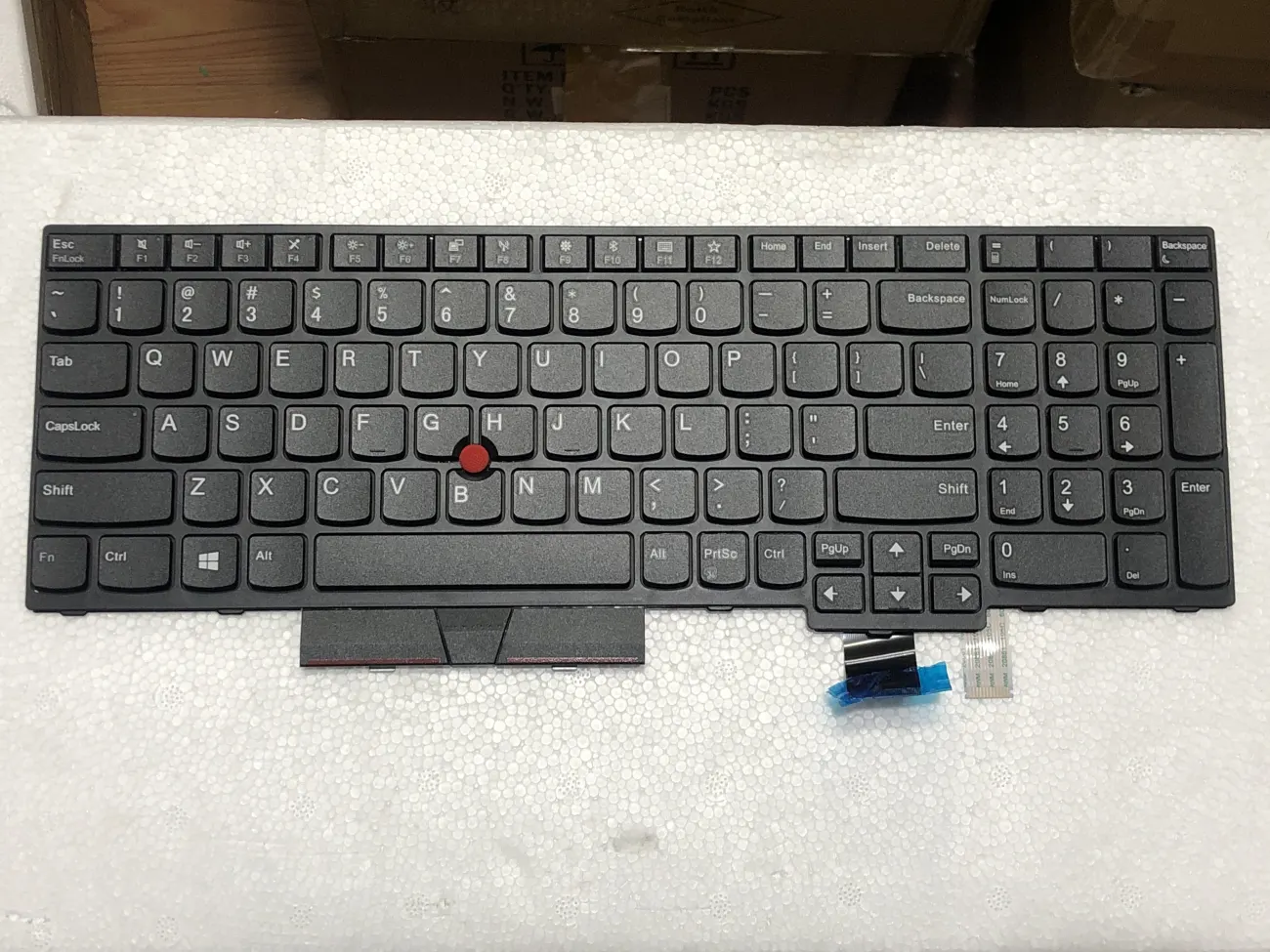 Bàn phím LENOVO T570S CÓ CHUỘT KHÔNG ĐÈN mặt trước