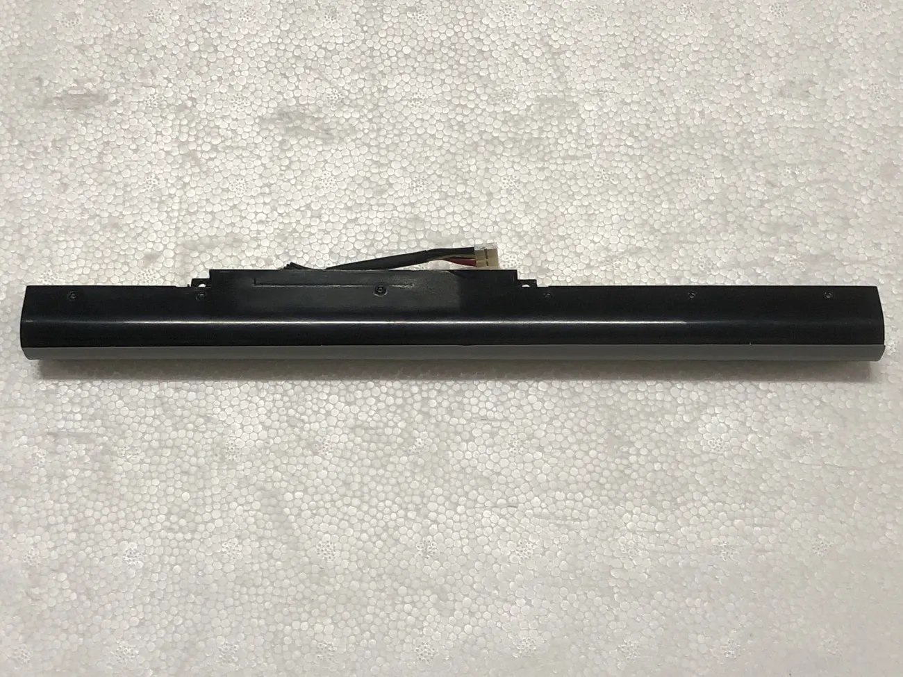 PIN LENOVO IDEAPAD Z400 (ZIN) - 4 CELL - IdeaPad Z400 Z400A Z410 Z500 Z500A Z510 P500 L12S4K01 mặt sau