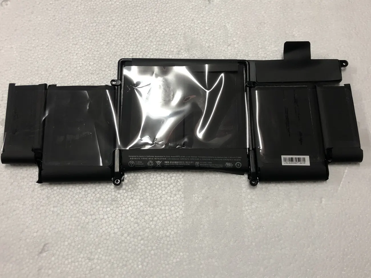 Pin MACBOOK A1493 ZIN mặt trước