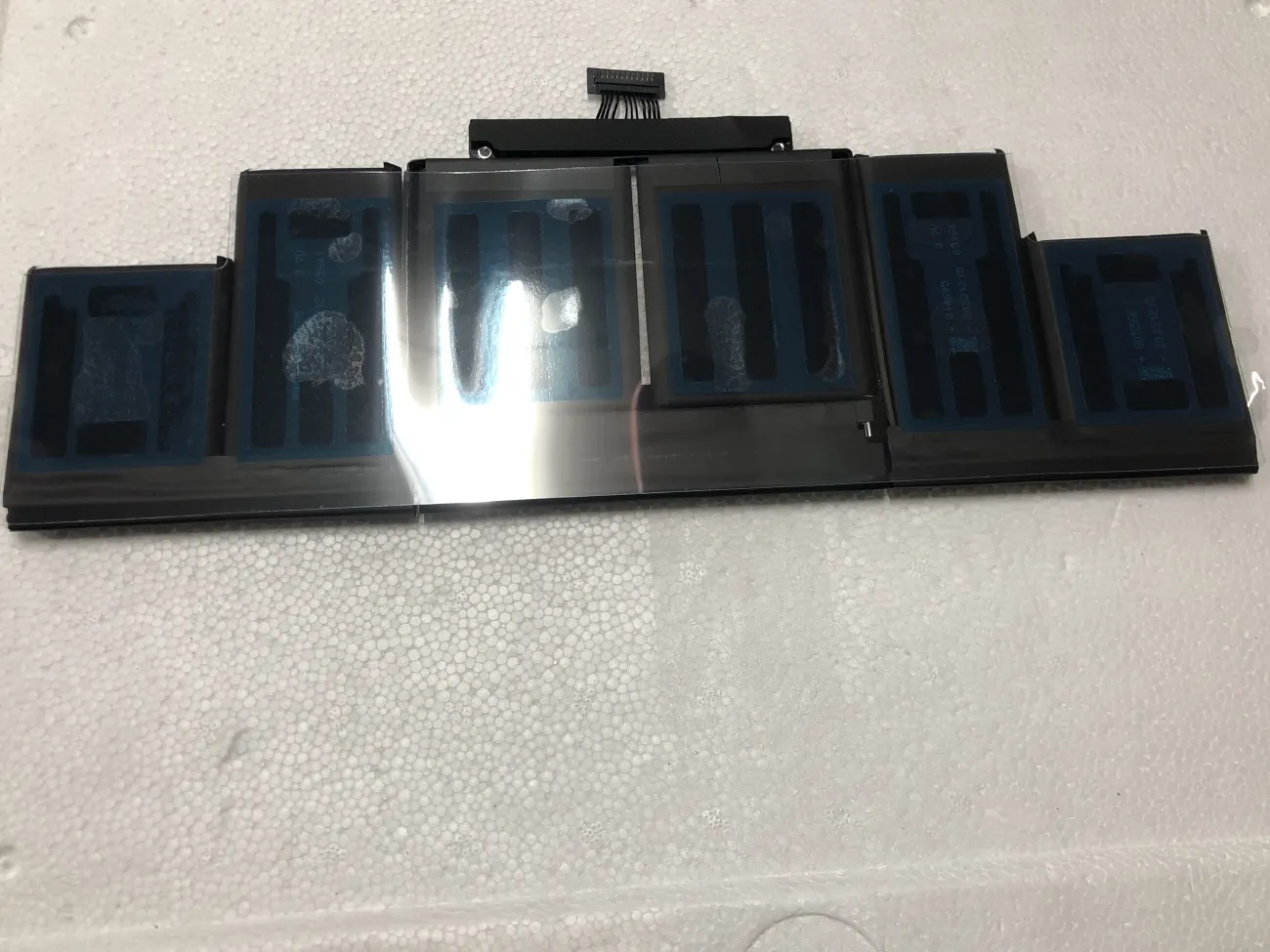 Pin MACBOOK A1494 ME293 ZIN mặt sau