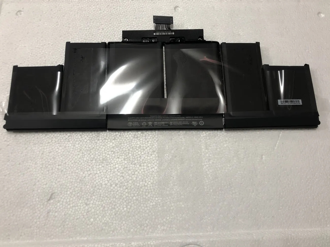 Pin MACBOOK A1494 ME293 ZIN mặt trước