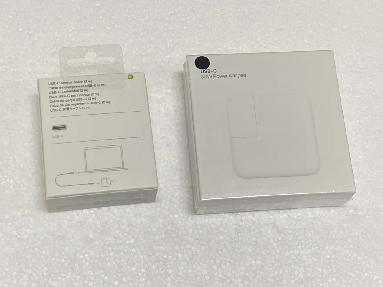 Sạc Macbook 30w USB Type C full box trắng mặt sau