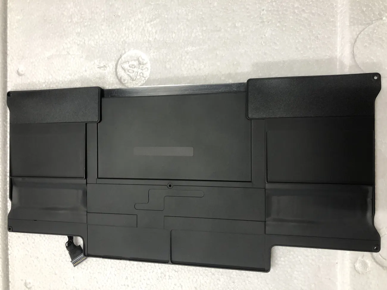 Pin Macbook A1369/1405/1377 Zin mặt sau