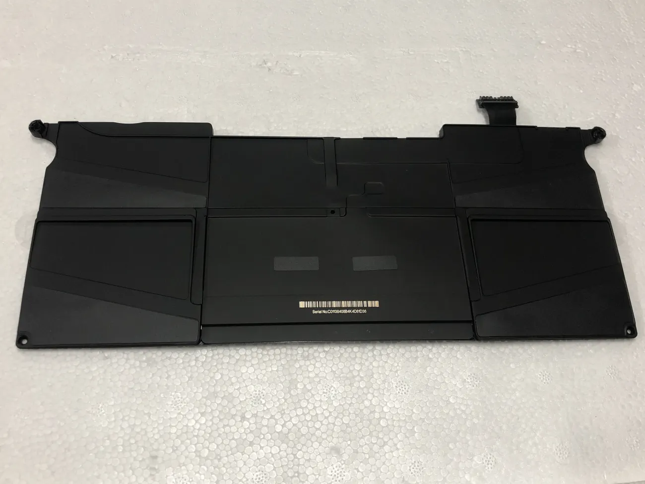 Pin Macbook A1375 zin mặt sau