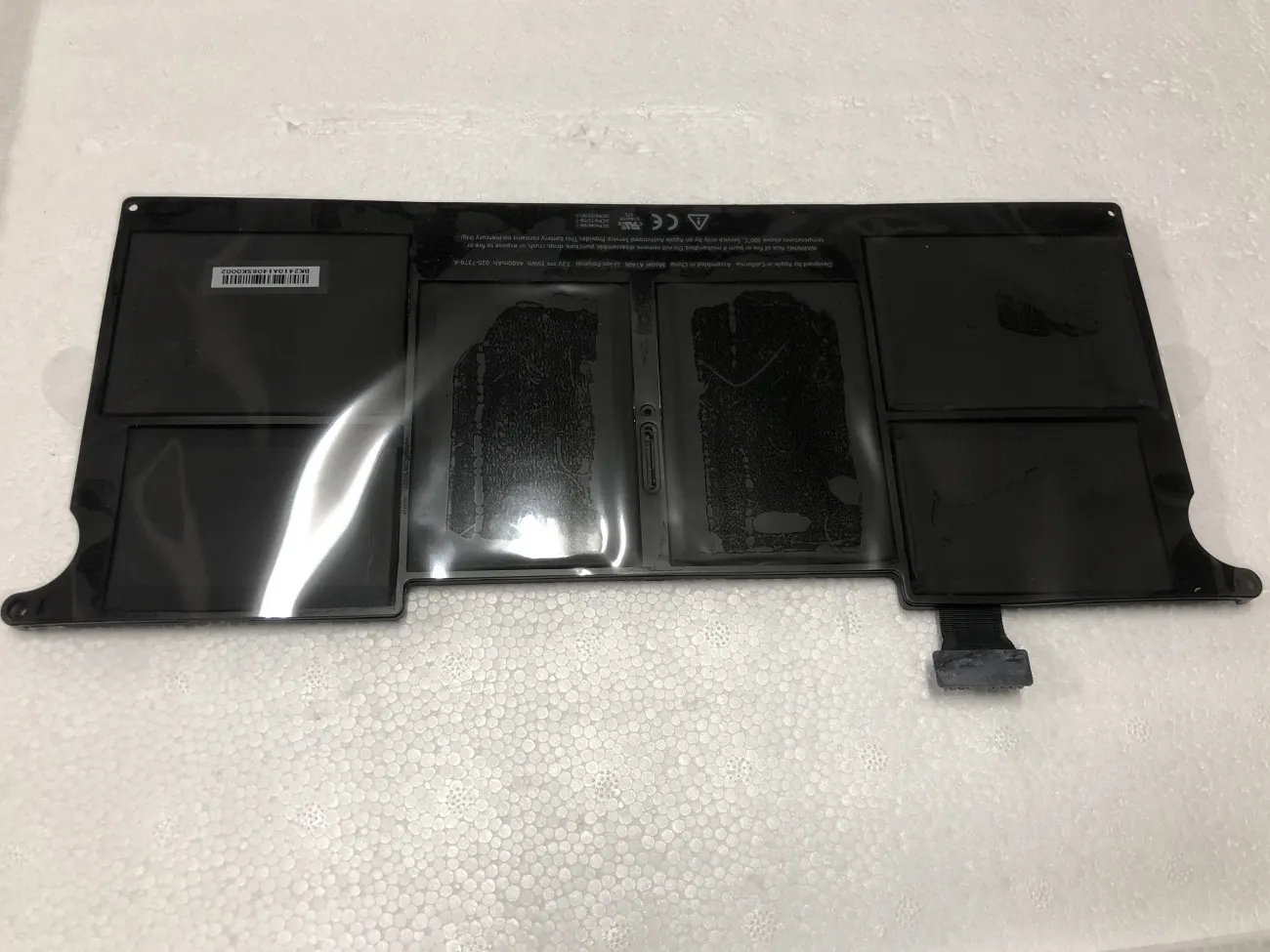 Pin MACBOOK A1406 ZIN mặt trước