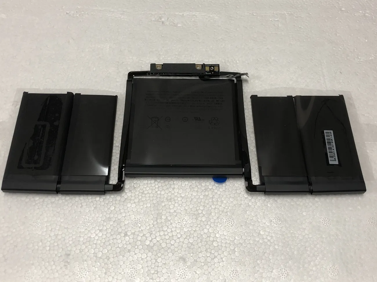 PIN MACBOOK A1819 (ZIN) - 4 CELL - Pro Retina 13 mặt trước