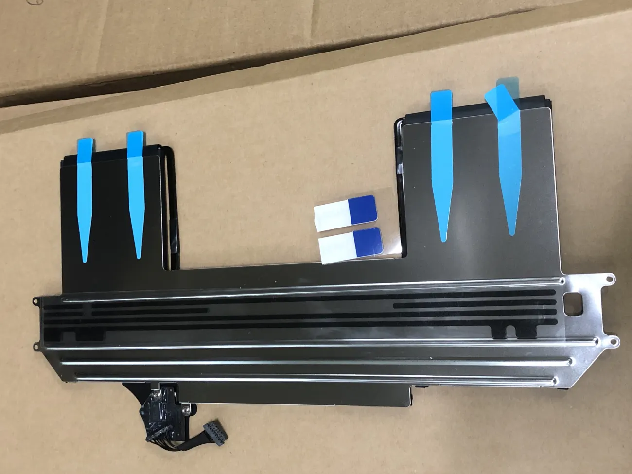 Pin MACBOOK A1965 ZIN mặt sau