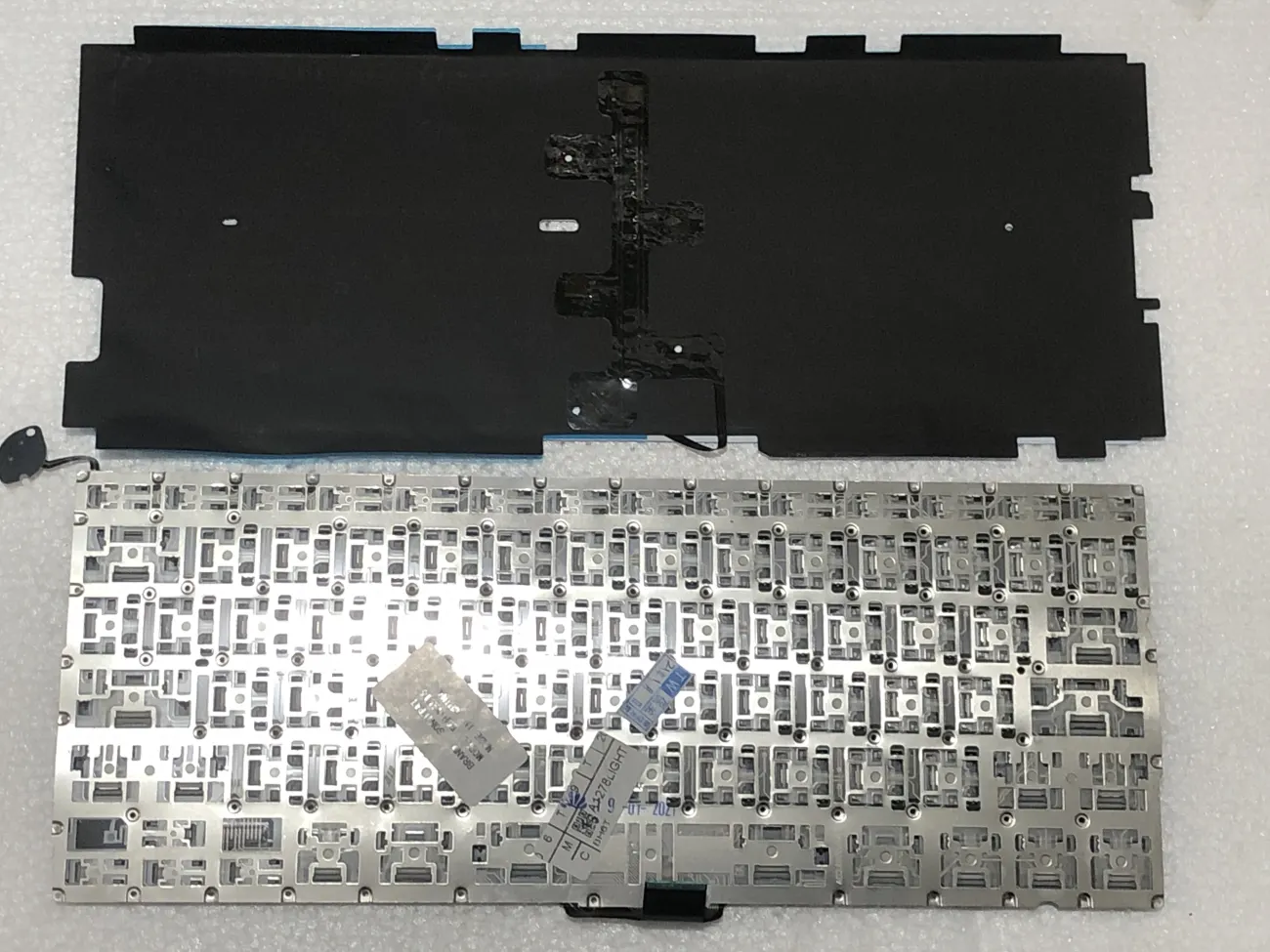 Bàn phím MACBOOK A1278 Led  Pro 13" 2009 2010 2011 2012 A1278 MB466 MB467 MB990 MB991 MC374 MC375 MC700 MD101 MD102 mặt sau
