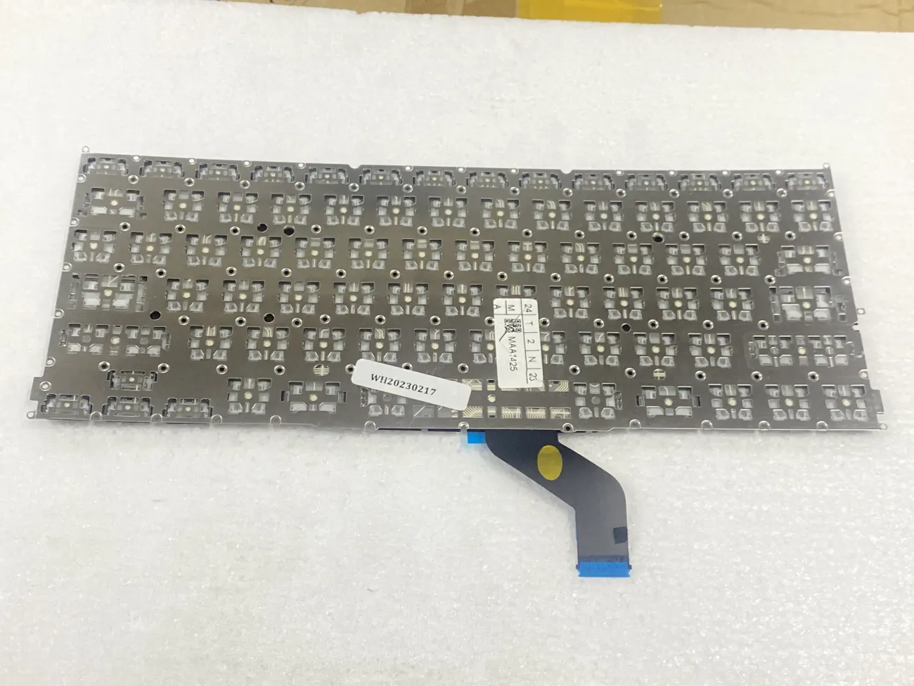 Bàn phím MACBOOK A1425 (US) =>Pro 13 mặt sau