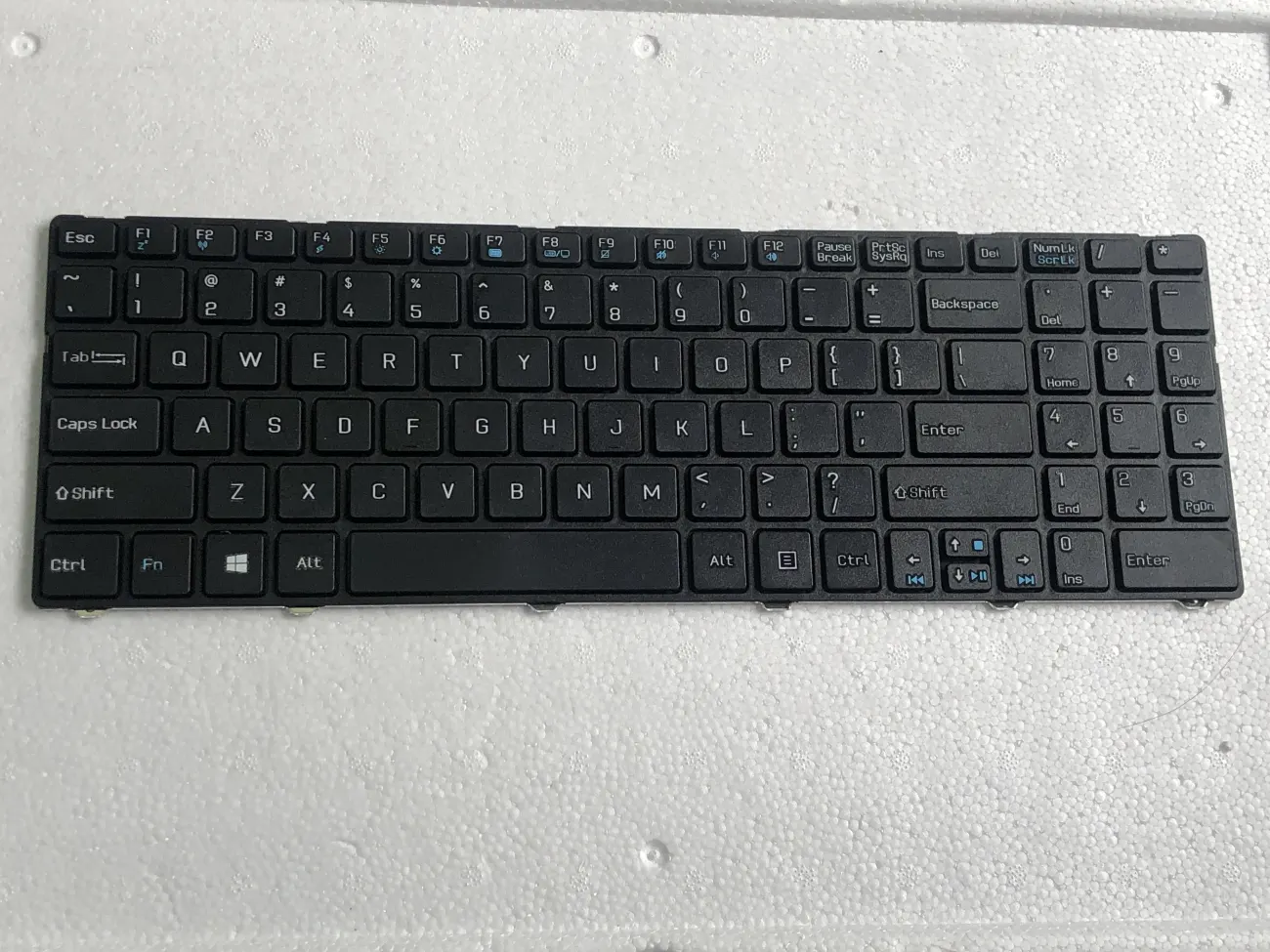 Bàn phím MSI CR640 có KHUNG mặt sau