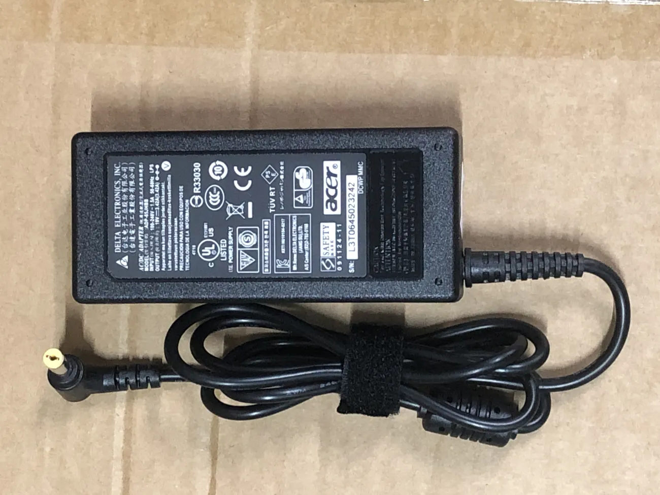 Sạc ACER 19v-3.42A 65W ZIN CHÂN 5.5x1.7mm mặt trước