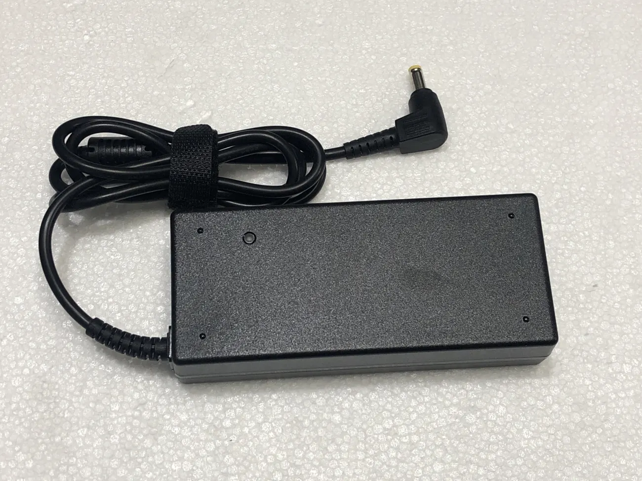 Sạc Acer 19v-4.74A 90W zin chân 5.5x1.7mm mặt sau