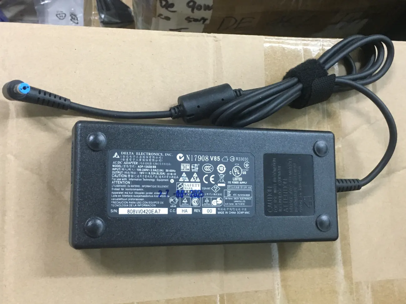 Sạc ACER 19v-6.32A 120W ZIN chân 5.5x1.7mm mặt trước