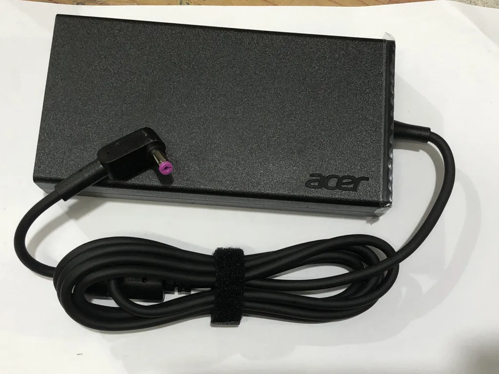 Sạc ACER 19v-7.1A 135W ZIN chân 5.5x1.7mm mặt sau