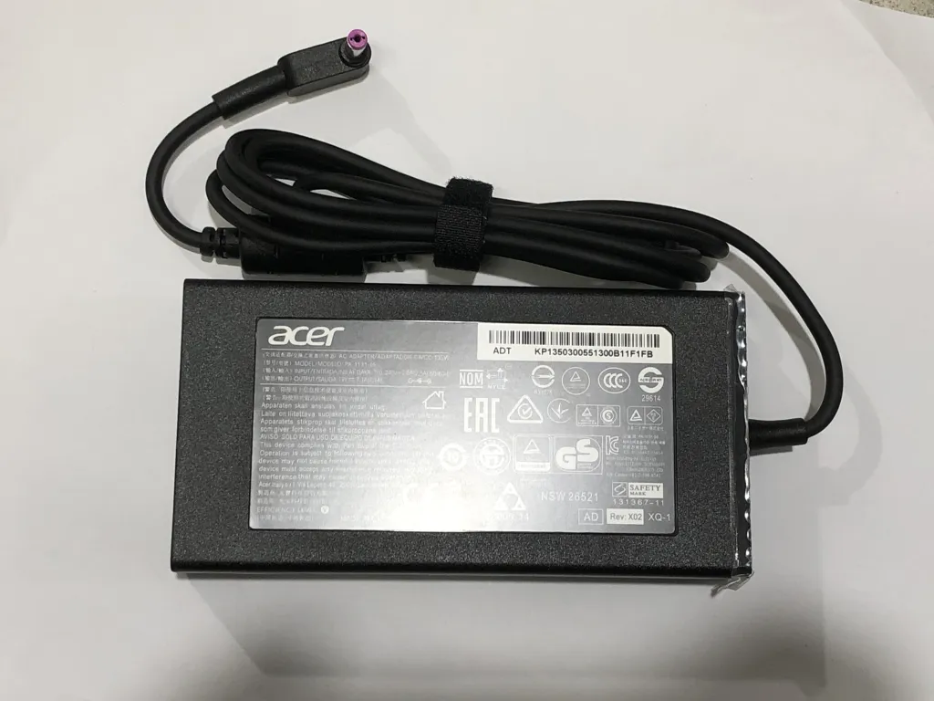 Sạc ACER 19v-7.1A 135W ZIN chân 5.5x1.7mm mặt trước