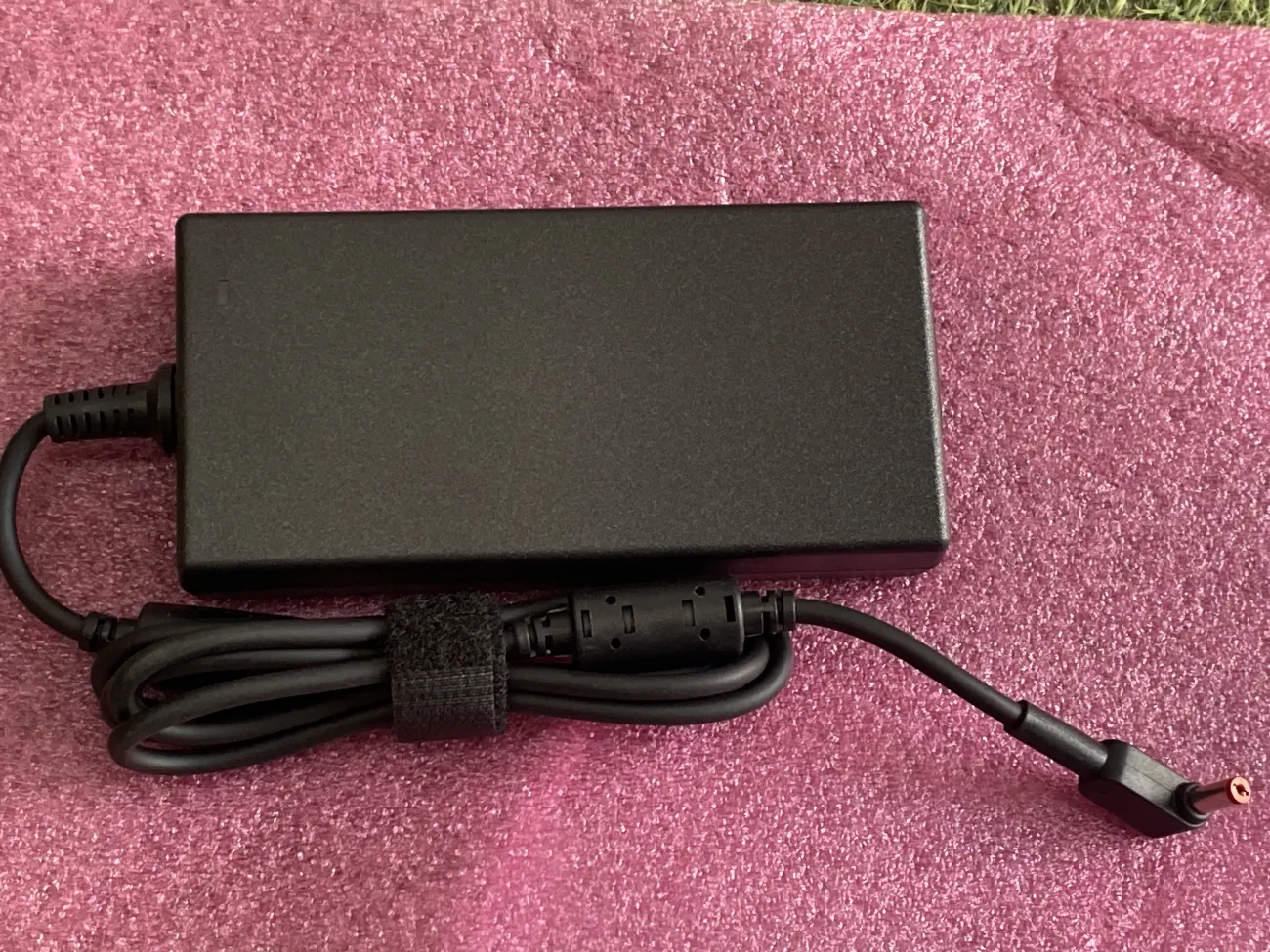 Sạc Acer 19.5v-9.23A 180W ZIN chân  5.5x1.7mm mặt sau