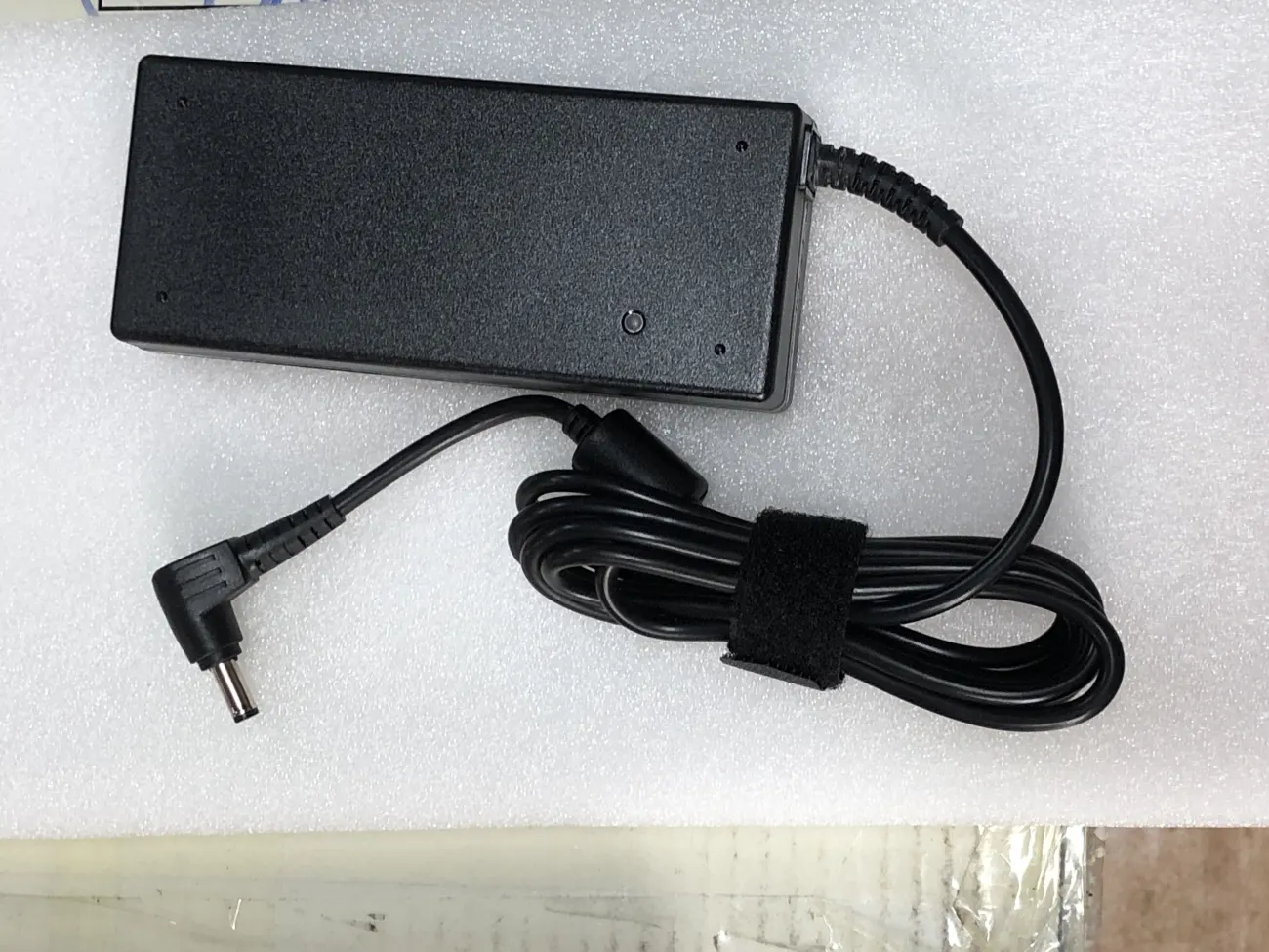 Sạc ALL (for asus lenovo toshiba) 19V-4.74A 90w zin Miao chân 5.5x2.5mm mặt sau
